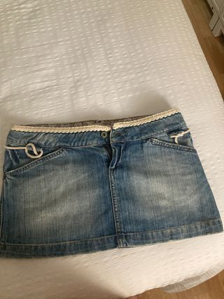 Camiseta y minifalda