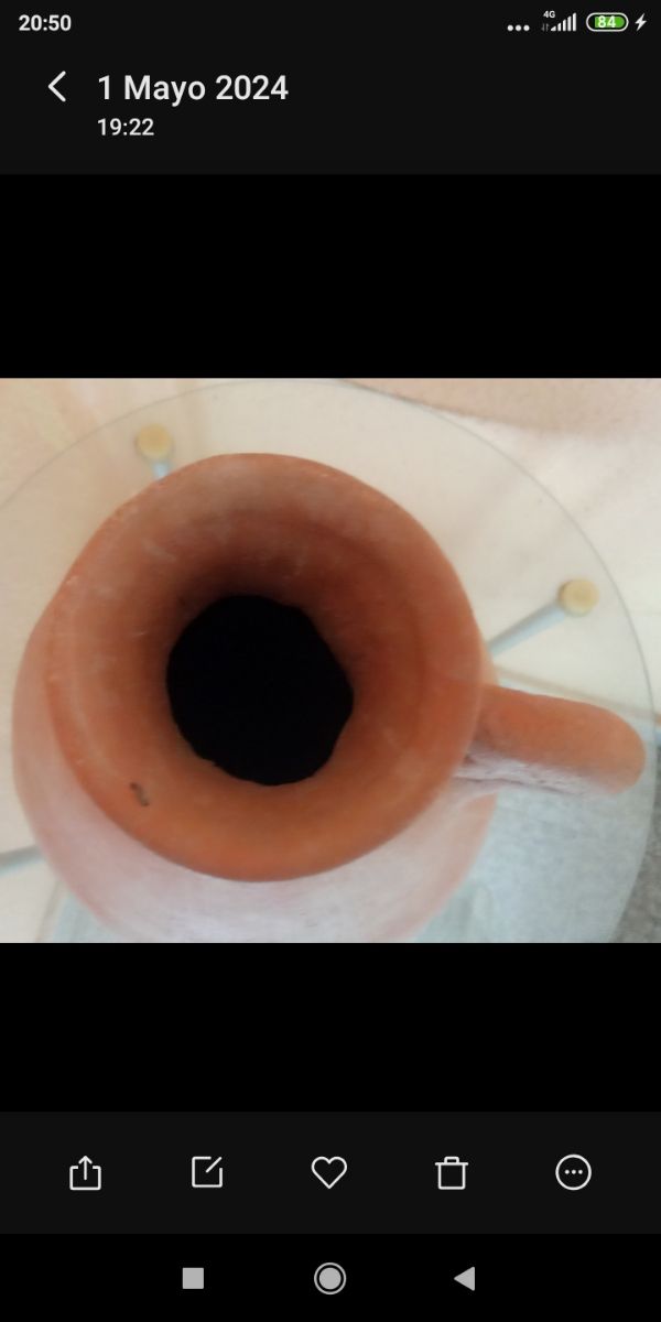 Antiguo cántaro de ceramica artesanal