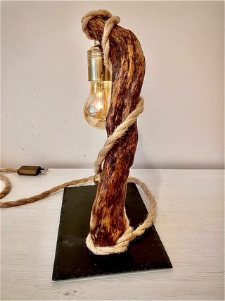 Lámpara artesanal madera