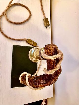 Lámpara artesanal madera