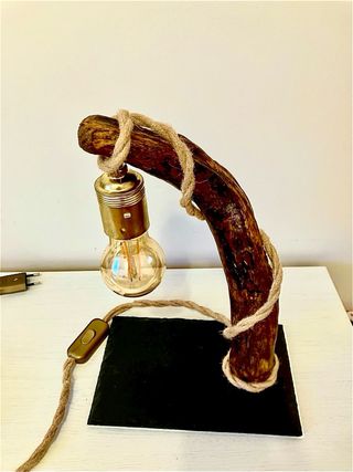 Lámpara artesanal madera