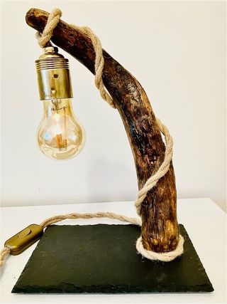 Lámpara artesanal madera