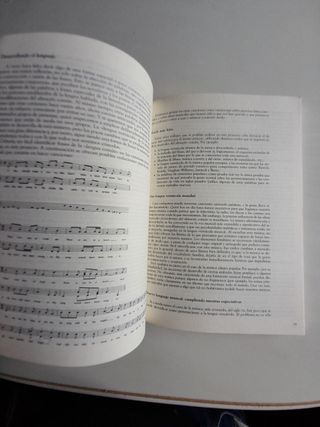 Sonido y estructura. John Paynter. Ed. Akal.