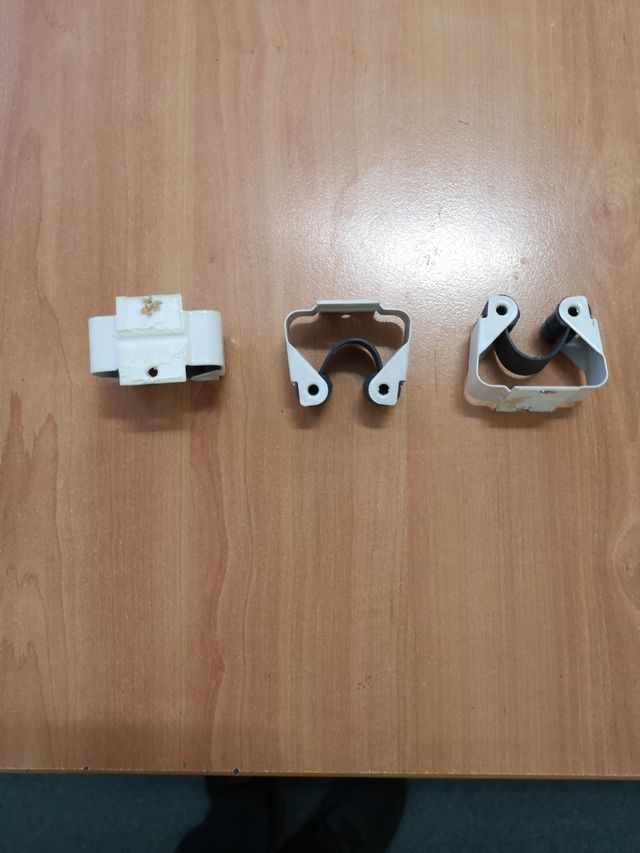 Gancho para fregona y escombra