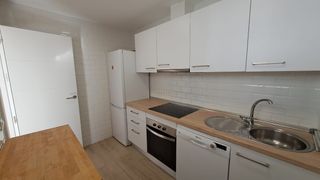 Piso en alquiler en Costa Ballena con Terraza, piscina, padel y a 5 min de la playa andando.