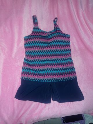 se vende Bañador de pata  talla grande 15€