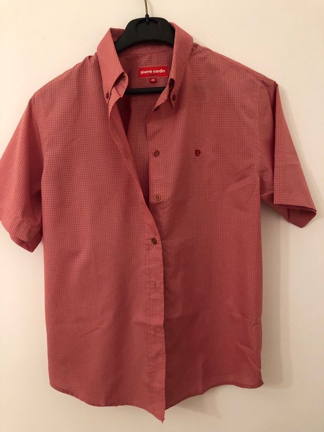 Camisa roja de cuadros pequeñitos