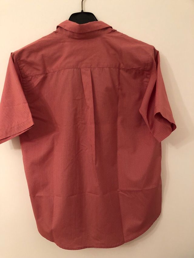 Camisa roja de cuadros pequeñitos