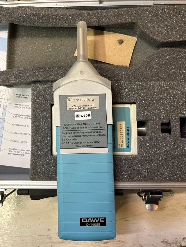 Fonometro Dawe D1405E con calibratore D1411E