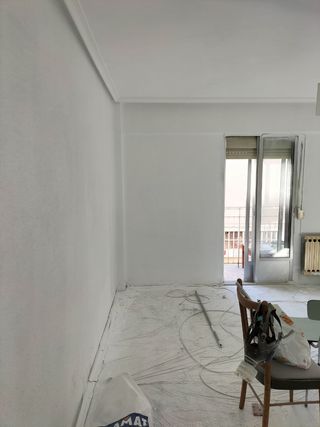 Pintor profesional de interiores.