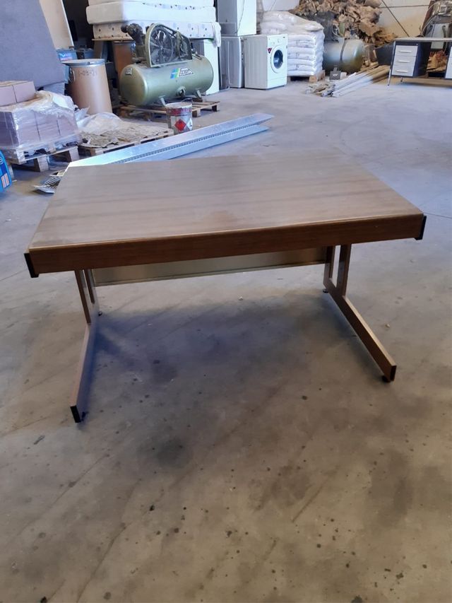 Mesas y archivadores