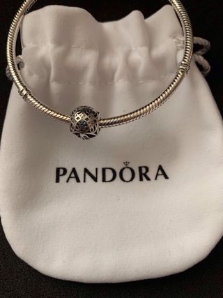 Charm letra A redonda plata