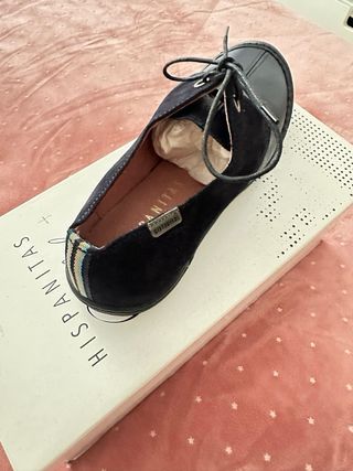 Zapatos niña sin estrenar.