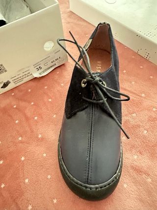 Zapatos niña sin estrenar.
