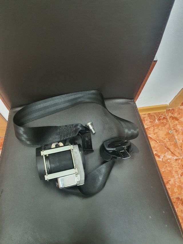 Cinturón Seat León Derecho