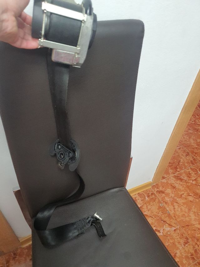 Cinturón Seat León Derecho