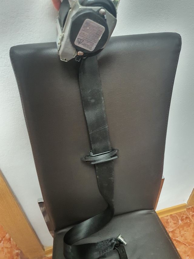Cinturón Seat León Derecho
