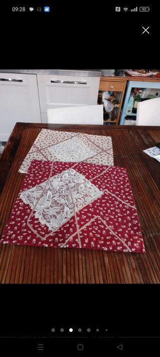 Set  2 centrotavola + 4 copricuscino coordinati