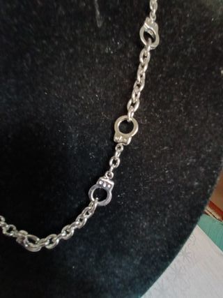 Collar de esposas en acero