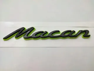 NUEVO EMBLEMA PORSCHE MACAN (e-HYBRID) NEGRO