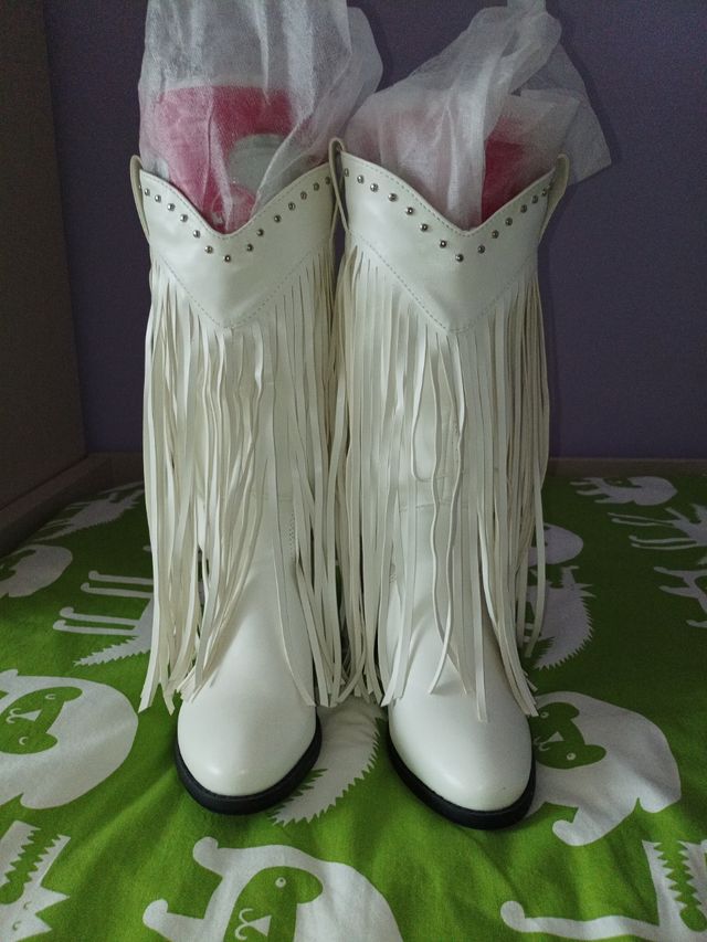 Botas con flecos
