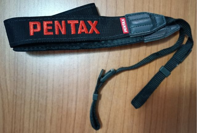 Reflex Pentax K20D con obiettivi