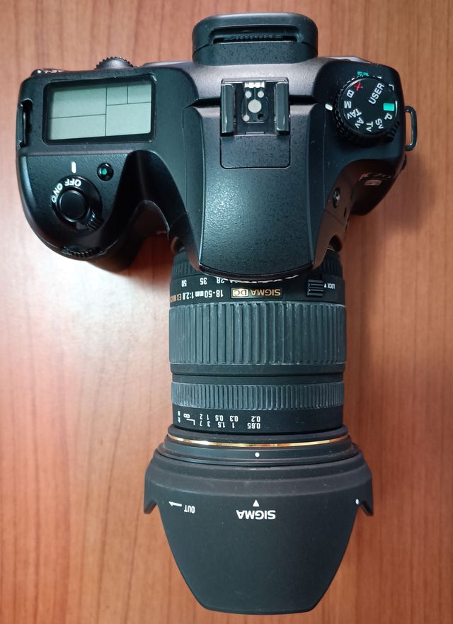 Reflex Pentax K20D con obiettivi