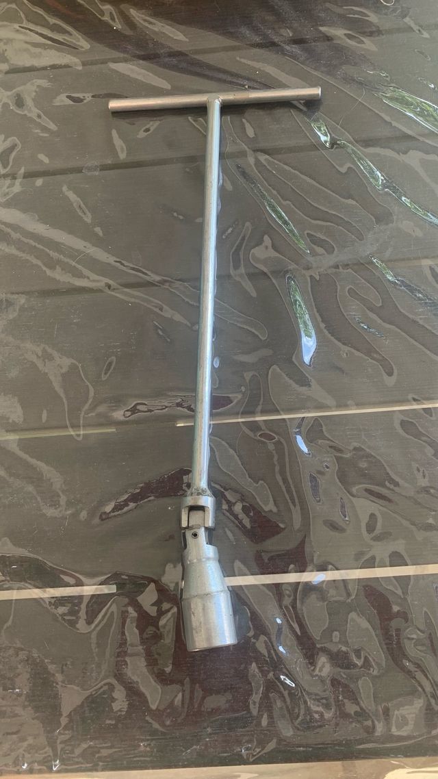 Llave para bujias de coche