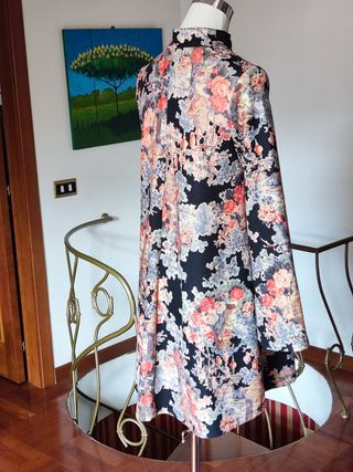 Vestito donna fantasia. Zara. 42