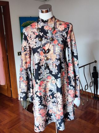 Vestito donna fantasia. Zara. 42