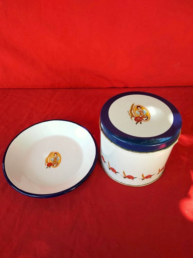 Contenitore cereali e piattino vintage