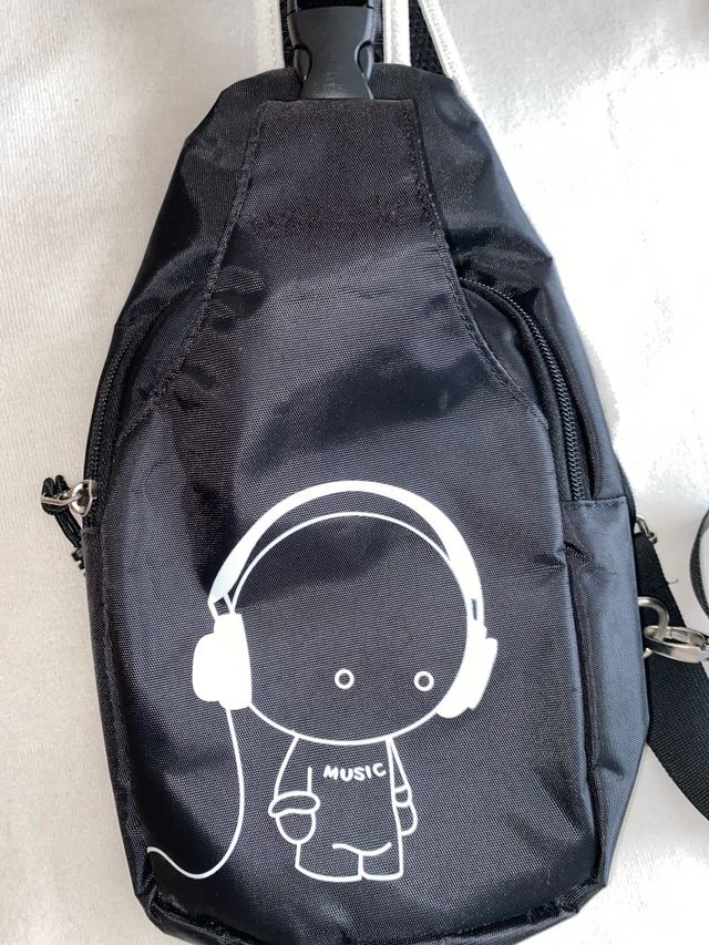 Bandolera kawaii negra vintage