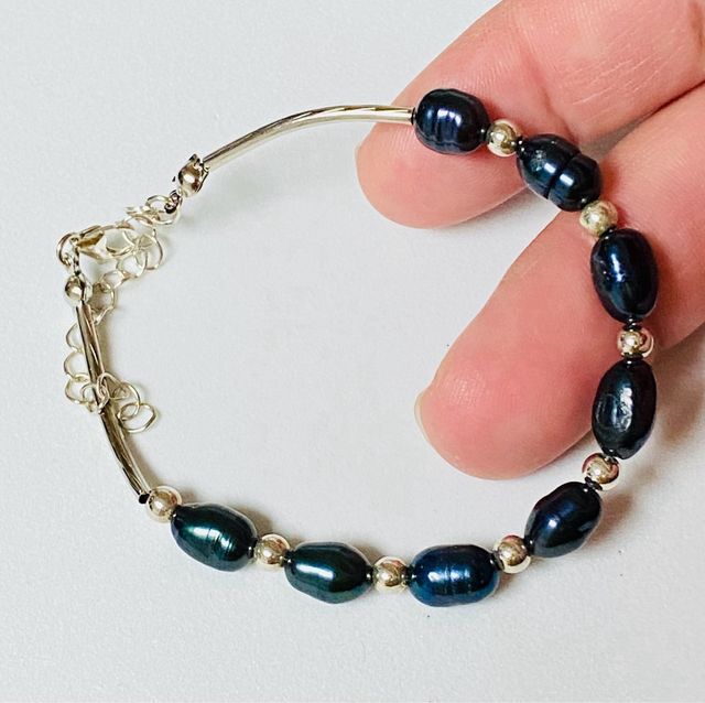 Pulsera con perlas negras en plata de ley 925