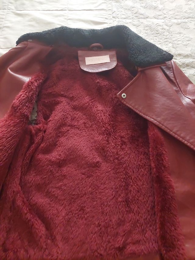 Cazadora con borreguillo dentro granate