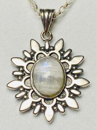 Colgante de piedra luna y cadena plata de ley 925