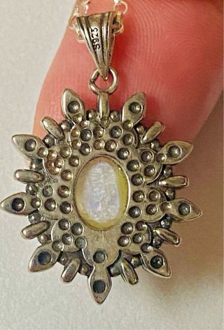 Colgante de piedra luna y cadena plata de ley 925
