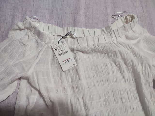 Top blanco sin estrenar.