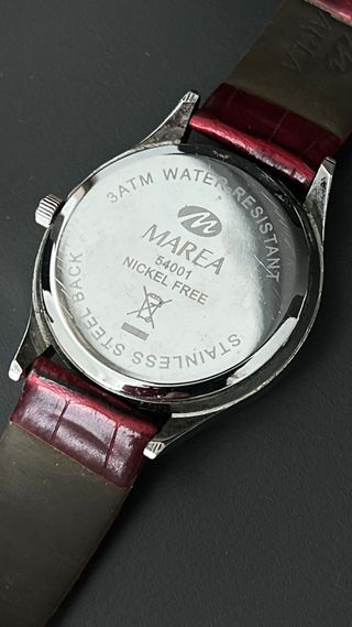 Reloj analógico Marea correa de cuero granate