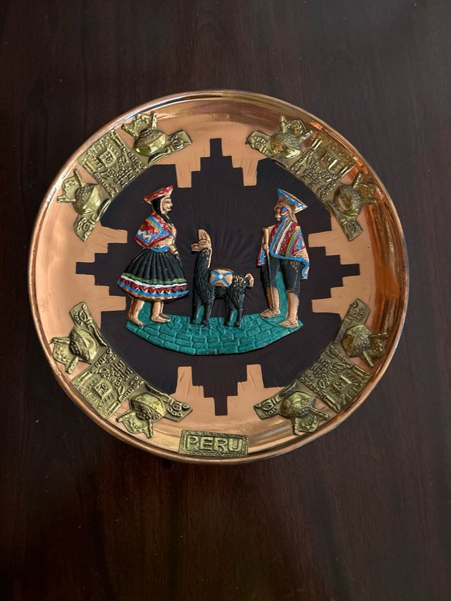 Plato decorativo Peru