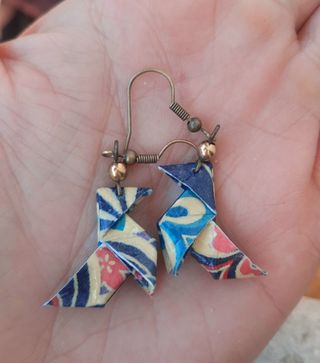 Pendientes de origami pajarita
