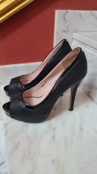 Zapatos negros tacón fino talla 39