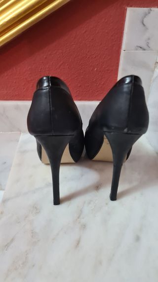 Zapatos negros tacón fino talla 39