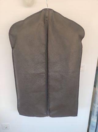 Traje XL gris marengo.