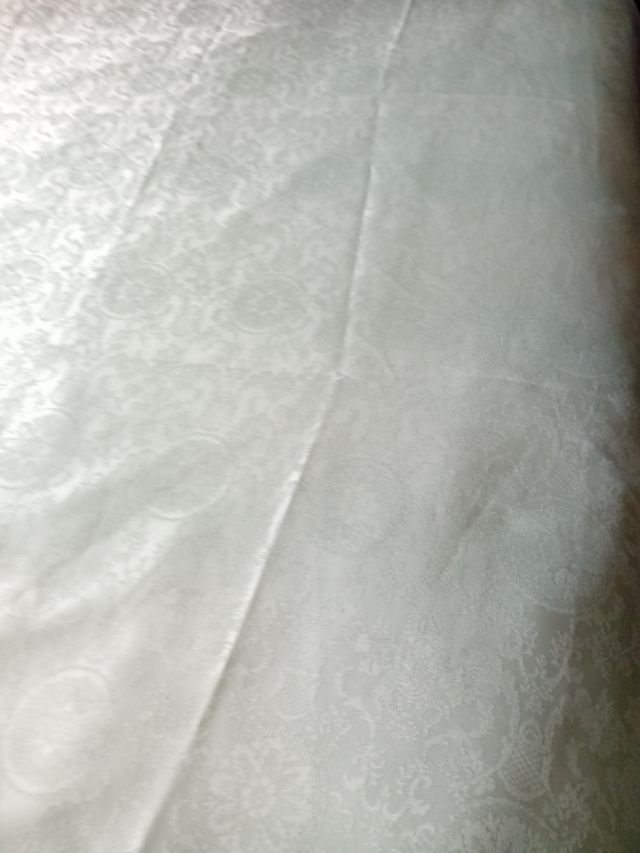 In vendita bellissimo copridivano o base per letto.