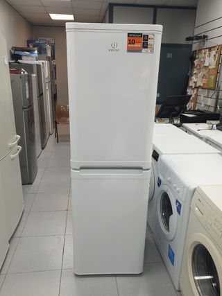 Nevera combi nueva con tara garantía 