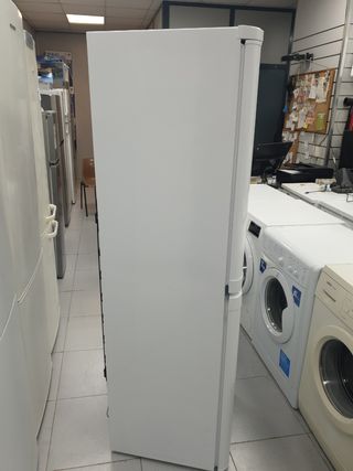 Nevera combi nueva con tara garantía 