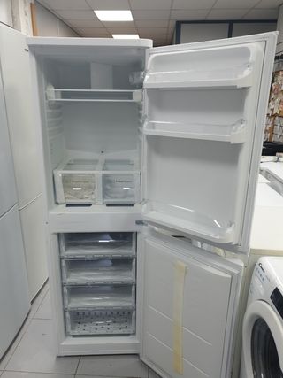 Nevera combi nueva con tara garantía 