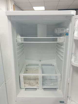 Nevera combi nueva con tara garantía 