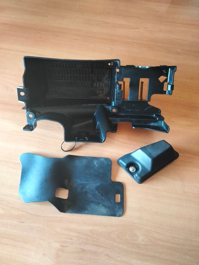 Caja batería Kawasaki ER-6N 09'-11'