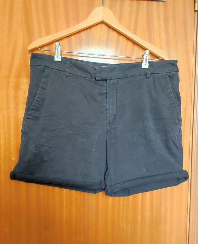 Pantalón corto mujer negro de HM. Talla 46